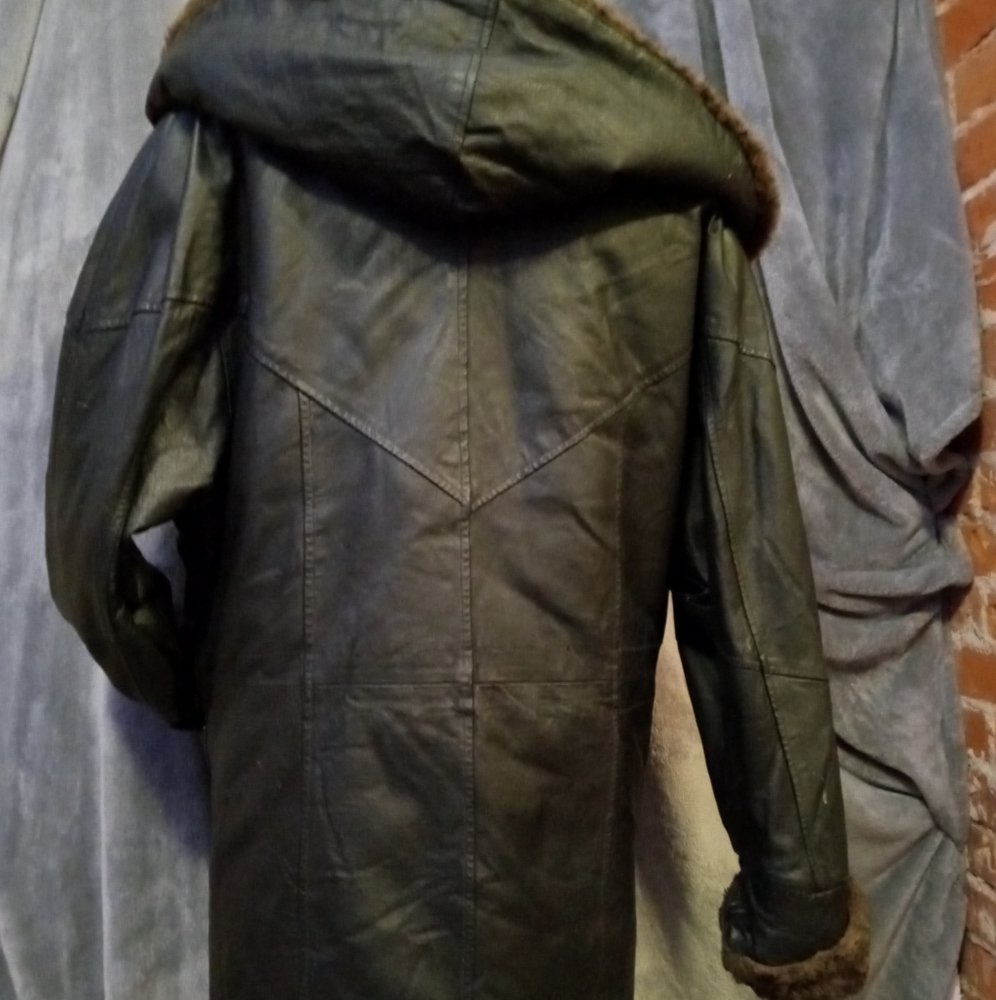 Leather jacket - Picture 2 of 16